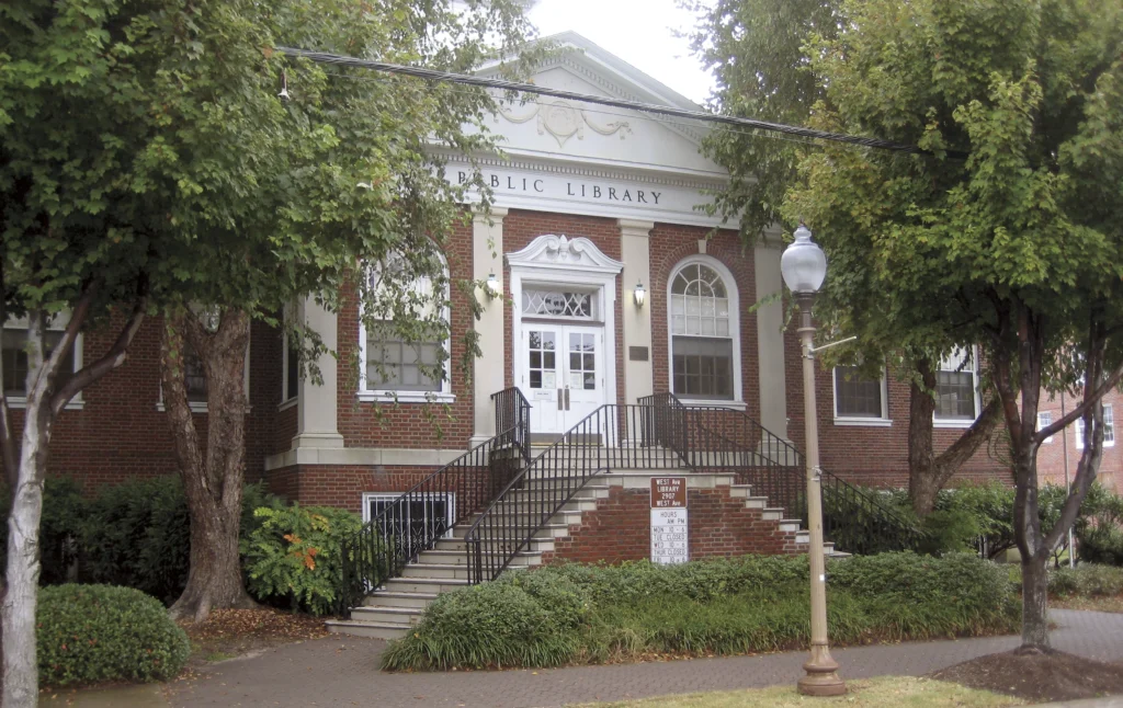 Newport News Public Library